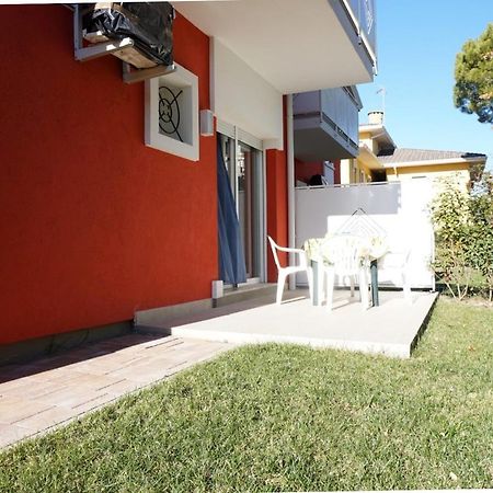 Relax By The Garden - Flat For Up To 6 Guests Apartment Porto Santa Margherita di Caorle Bagian luar foto