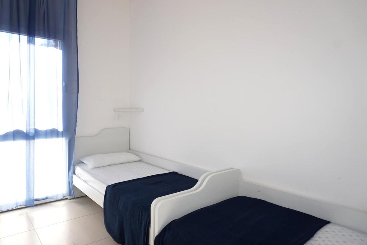 Relax By The Garden - Flat For Up To 6 Guests Apartment Porto Santa Margherita di Caorle Bagian luar foto